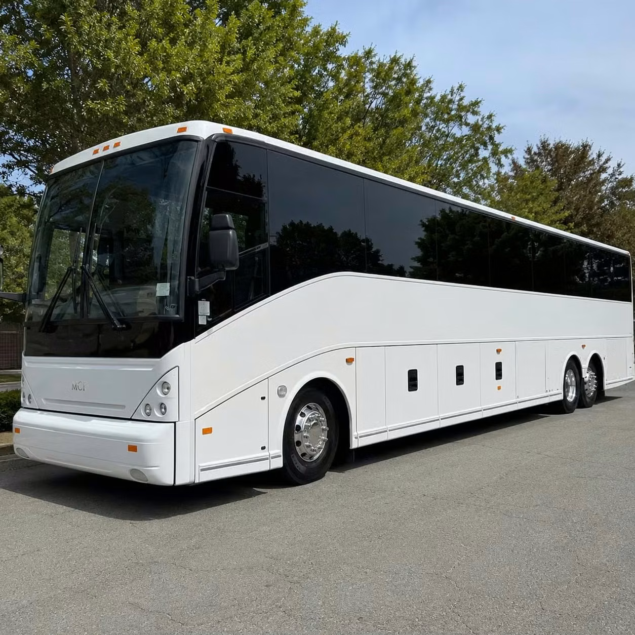 douglasville employee charter buses with wifi power outlets and reclining seats